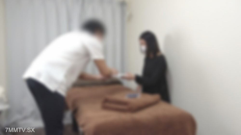 FC2-PPV-4853279 The first place is extremely floating, a floating woman, a cheerful woman, and after arriving at the store. You see what happened next