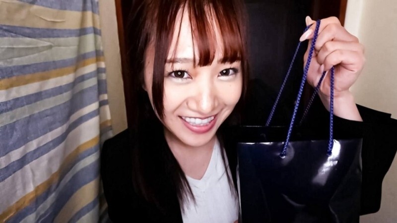 FC2-PPV-4797413 [Hono-chan / Goddess] A busty goddess overflowing with sex descends upon the house of a senior corporate slave! She serves him and mak